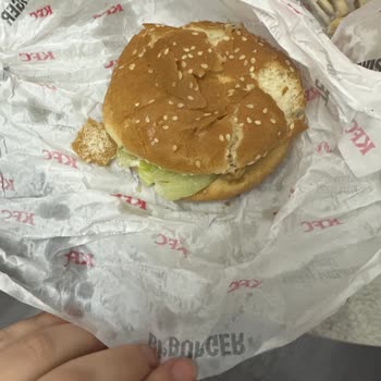 KFC Bulgurlu Bayat Hamburger Gönderiyor
