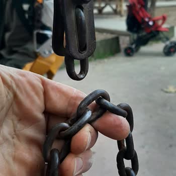 Pendik Belediyesi Oyun Parkı Salıncak Kırık Sorunu