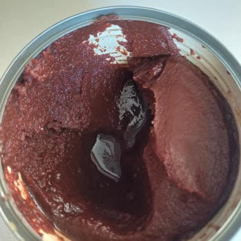 Koyu Renkli Tukaş Salça Endişesi