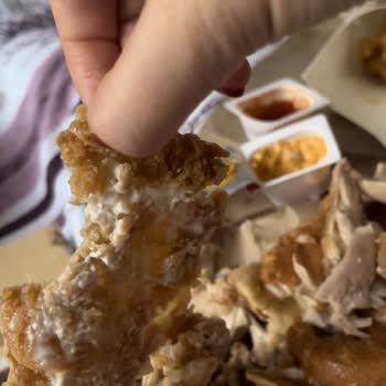Popeyes Hamburgerde Kemik Çıktı
