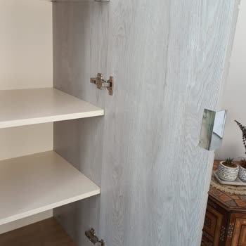 Bellona Vitrin Kapak İçi Çizik İçinde Geldi Ve İlgilenilmiyor