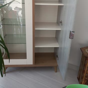 Bellona Vitrin Kapak İçi Çizik İçinde Geldi Ve İlgilenilmiyor