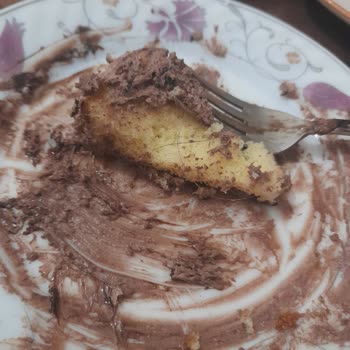 Tatlıbak Pastanın İçinde Çıkan Saç Kılı