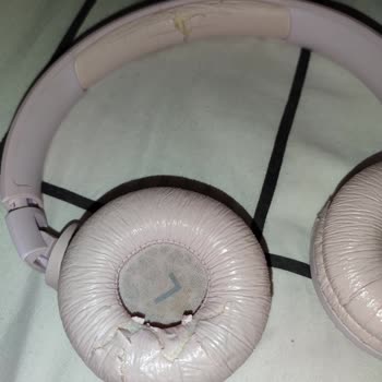 JBL Kulaklık Soyulması Parçalanması