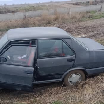 Denizli Büyükşehir Belediyesi Çamurlu Yola Malzeme Dökülmesi