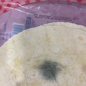 UNO Ekmek 3 Yaşındaki Kızım Küflü Lavaş Yedi!