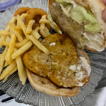 Nefret Ettim Burger King Den