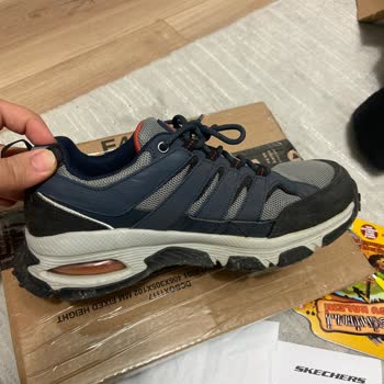Skechers Islak Zeminde Kayan Ayakkabı