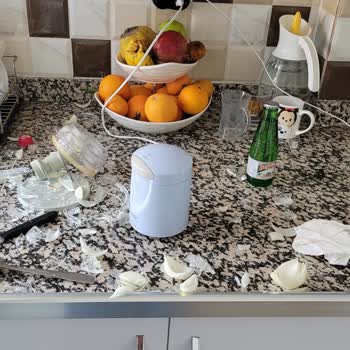 Fakir Ev Aletleri Cam Haznem Patladı