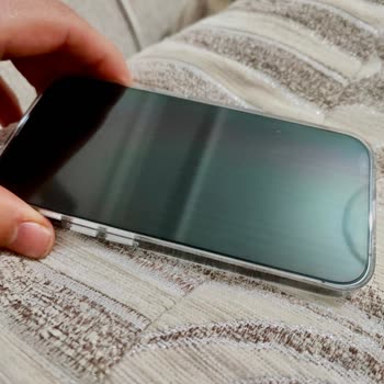 Media Markt Ömür Boyu Garantili Ekran Filmi Renk Dalgalanması