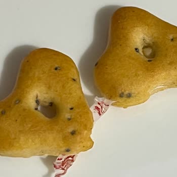 Eti Gıda Eti Pizza Krakerden Plastik Çıktı!
