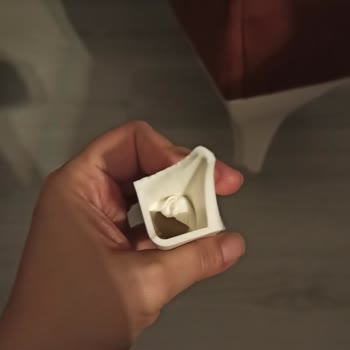 Dekorevi Mobilya Hayal Kırıklığı: Kırık Ayaklı Puf Sorunu