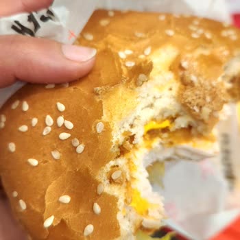 KFC Bayat Ekmek Ve İlgisiz Hizmet!