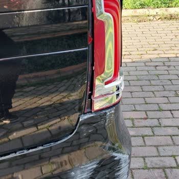 The Green Park Hotels and Resorts Otel Park Alanında Araç Hasarı Ve Müşteri Şikayeti