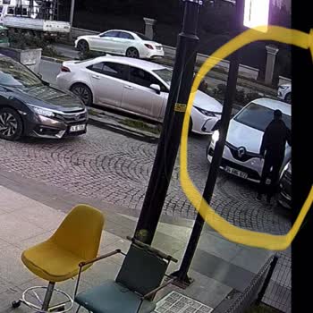 Tiktak Aracı Park Halindeki Arabama Vurup Kaçtı-plakası 34 Gng 672