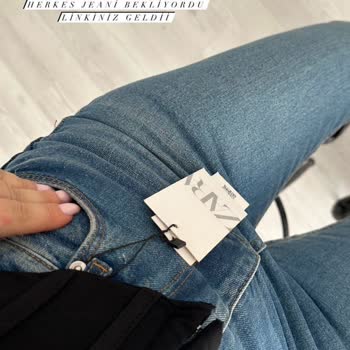 Büşra Doğramacı Boutique Gelen Jeanın Renginin Fotoğraftakiyle Alakası Bile Yok