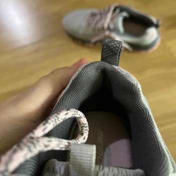 Ayakkabı Dünyası Skechers Ayakkabıda Topuk Sorunu!