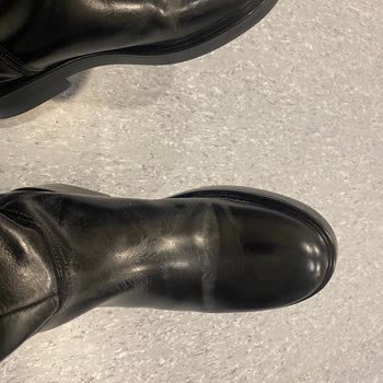 Tommy Hilfiger Çizmesi Tek Kullanımda Deri Attı