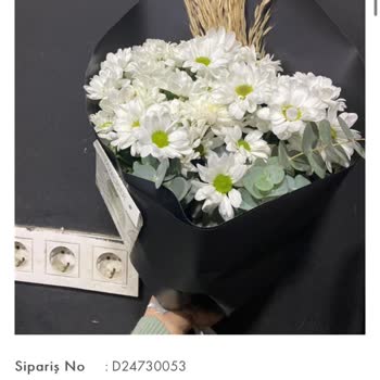 Taze Çiçek (tazecicek.com) Verdiğim Siparişle Yapılan Siparişin Alakası Yok