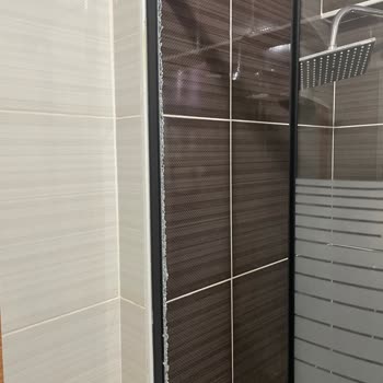 Koçtaş Durul Duşakabin Ürün Arkasından Durmuyor Ve Sağlam Değil