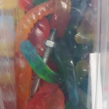 Elvan Gıda Jelden Çıkan Kocaman Vida