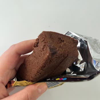 Ülker Markalı Kekten Çıkan Yabancı Madde Hakkında Şikayet