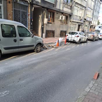 Bayrampaşa Belediyesi Sokakta Otopark Sorununu Çözmüyor