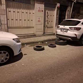 Bayrampaşa Belediyesi Sokakta Otopark Sorununu Çözmüyor