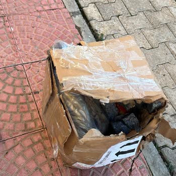 PTT Kargo Çalışanları Paketimi Parçalamış