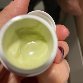 Kiehl's Avokadolu Göz Kremi Sulanmış