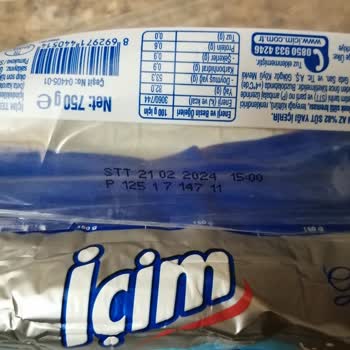 İçim Tereyağı İçinden Çıkan Siyah Lekeler Küf Oluşumları