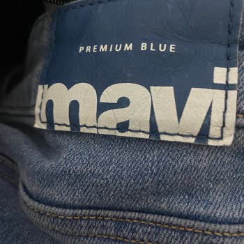 Mavi İlk Yıkamada Çizgiler Oluştu