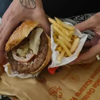 Rumeli Caddesi Burger King Siparişi 3 Kez Yanlış Getirdi