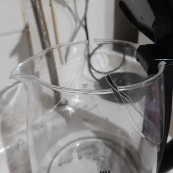 Arzum Markalı Cam Kettle 1 Yıl Olmadan Çatladı (Kaynarken)