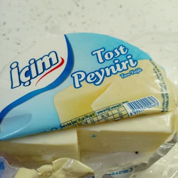 İçim Tam Yağlı Tost Peynirinden Çıkan Plastik Parça