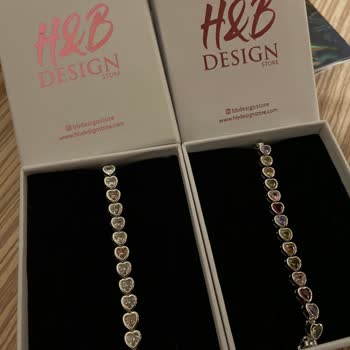 H&B Design Store Hiç Kurumsal Değiller Ve Çok Kabalar