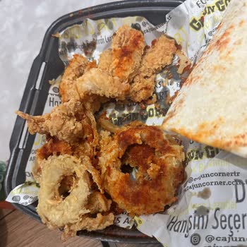 Cajun Corner Yenemeyecek Kadar Soğuk Yemekleri Değişim İade Yapmadı