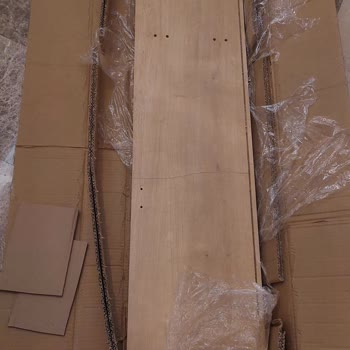 Ruumstore Firması Hasarlı Teslim Edilen Ürünün Yenisini Göndermiyor.