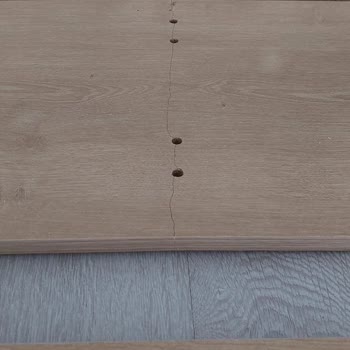 Ruumstore Firması Hasarlı Teslim Edilen Ürünün Yenisini Göndermiyor.