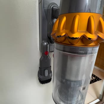 Yüksek Fiyat, Düşük Kalite: Dyson V15 Soyulma Sorunu