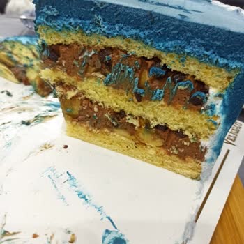 Velioğlu Pastanesi Nin Pastası