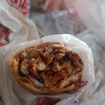 Öncü Döner Yemeğin İçinden Kıl Çıktı