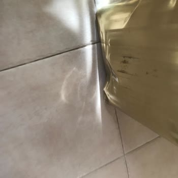 MNG Kargo Ürününüzü Yamultuyor Delerek Taşıyor.