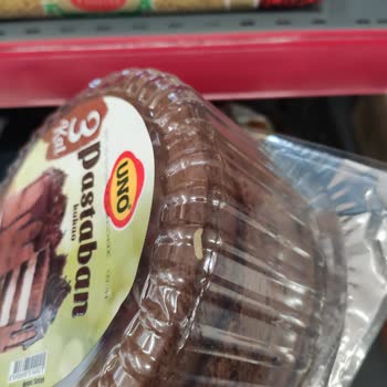 Uno Ekmek Marka Pasta Kekinin İçinden Kurt Çıktı