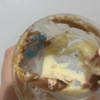 Alaçatı Muhallebicisinin Magnolia İçinden Kıl Çıktı!