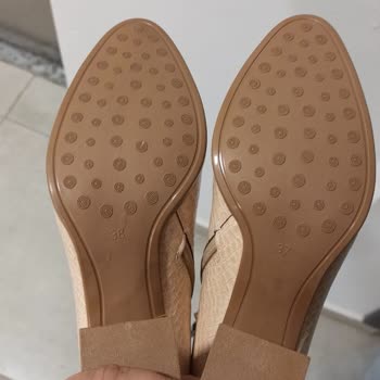 Birikon Firması, Numarası Farklı İki Ayakkabı Gönderdi