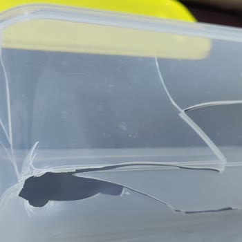 Tupperware Sera Kabı Cam Gibi Dağıldı