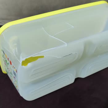 Tupperware Sera Kabı Cam Gibi Dağıldı