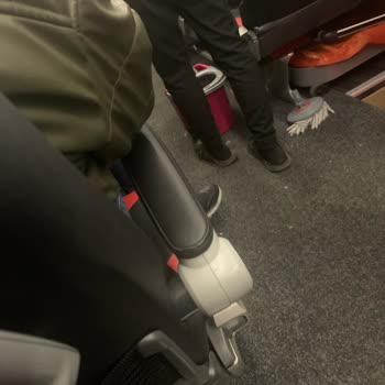 Ali Osman Ulusoy Yolculuk Esnasında Temizlik