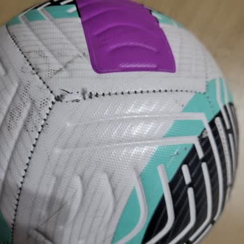 Ankamall Nike Mağazasından Futbol Topu